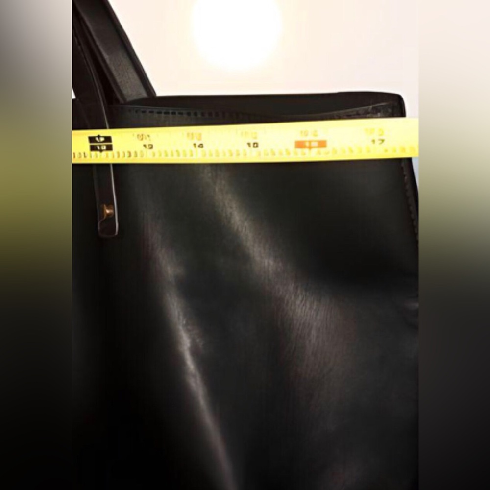 Lulu Dharma Black Vegan Leather Tote NWOT. Excellent Condition.🖤 - Picture 5 of 6